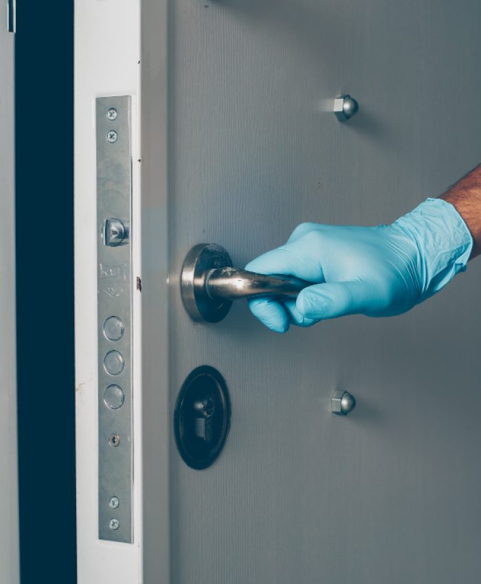 Riparazione delle Porte: Quando e Come è Necessario Intervenire